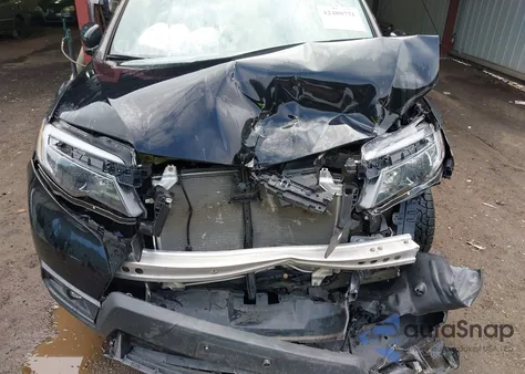 2021 Honda Passport Sport z USA, uszkodzony, nr VIN 5FNYF8H23MB033037